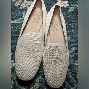 Naturalizer flats